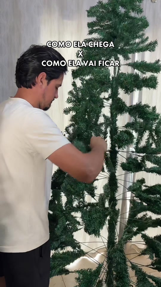 Árvore de Natal apresentada por Talita Souza